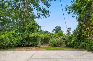 1415 Seminole Dr, Greensboro, NC 27408 - Photo 38