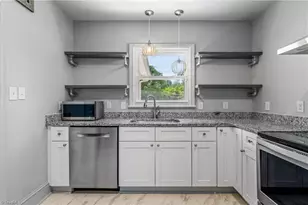 1415 Seminole Dr, Greensboro, NC 27408 - Photo 8