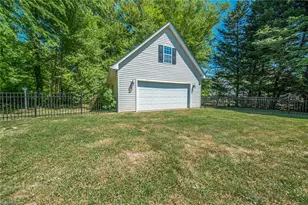 1004 Benton Ct, Reidsville, NC 27320 - Photo 30