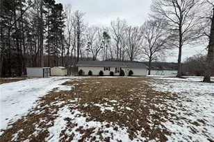 324 Holly Berry Ln, Roxboro, NC 27574 - Photo 4