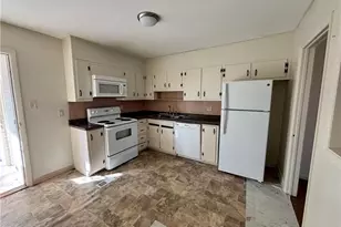 208 Wedgewood Dr, Jamestown, NC 27282 - Photo 2