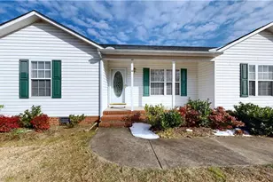 4 Braxton Ln, Thomasville, NC 27360 - Photo 2