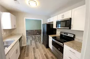 202 Hassellwood Dr, Jamestown, NC 27282 - Photo 2