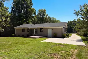 202 Hassellwood Dr, Jamestown, NC 27282 - Photo 24