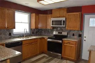 315 Herring St, Mount Airy, NC 27030 - Photo 6