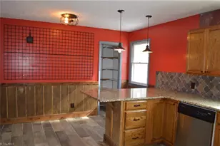 315 Herring St, Mount Airy, NC 27030 - Photo 6