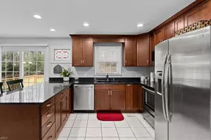 807 Gallant Ct, Winston-Salem, NC 27101 - Photo 10