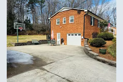 807 Gallant Court, Winston-Salem, NC 27101 - Photo 38