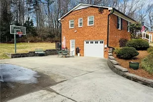 807 Gallant Ct, Winston-Salem, NC 27101 - Photo 38