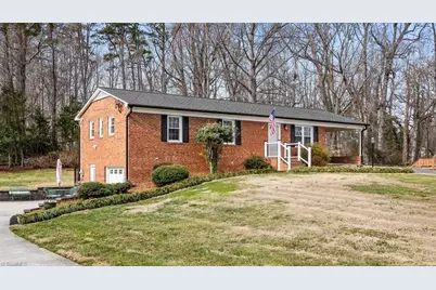 807 Gallant Court, Winston-Salem, NC 27101 - Photo 2