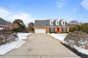 8205 Hunters Dr, Greensboro, NC 27455 - Photo 4