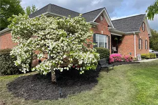 915 Kaye Gibbons Ct, Kernersville, NC 27284 - Photo 2