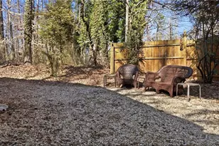 235 Rock Harbor Dr, Lexington, NC 27292 - Photo 8