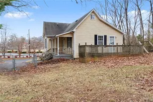907 Watkins St, Greensboro, NC 27407 - Photo 2