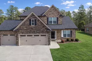 2826 Fallin Ct, High Point, NC 27262 - Photo 2