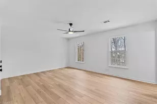 3003 Edgewater Dr, Greensboro, NC 27403 - Photo 26