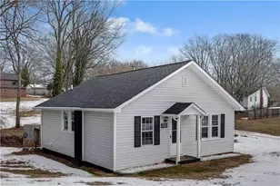 507 Washington St, Mayodan, NC 27027 - Photo 2