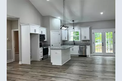 605 Kendall Street, Eden, NC 27288 - Photo 4