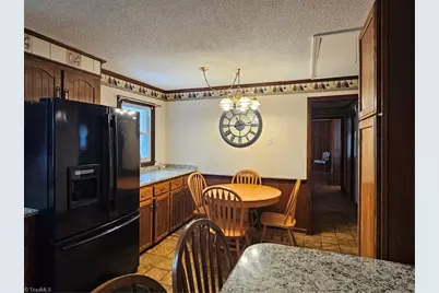 930 Walker Street, Reidsville, NC 27320 - Photo 6