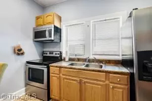 407 Oak St, Graham, NC 27253 - Photo 12