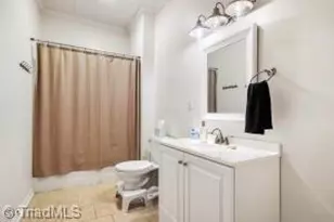 407 Oak St, Graham, NC 27253 - Photo 22