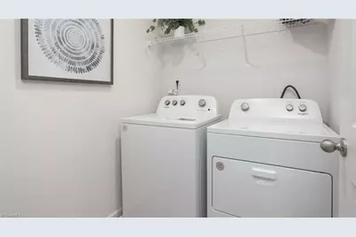 1543 Hamilton Hills Drive, Greensboro, NC 27406 - Photo 32