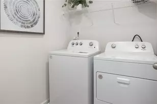 1543 Hamilton Hills Dr, Greensboro, NC 27406 - Photo 32