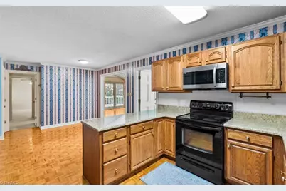 1616 Heathcliff Road, High Point, NC 27262 - Photo 18