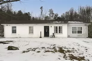 1403 Ballymena Dr, Reidsville, NC 27320 - Photo 2