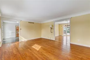 1010 Canonero Dr, Greensboro, NC 27410 - Photo 12