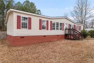 509 N Foster St, Liberty, NC 27298 - Photo 2