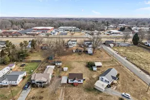 312 Pickett Cir, Liberty, NC 27298 - Photo 26