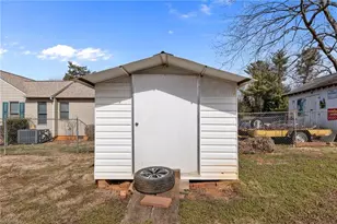 312 Pickett Cir, Liberty, NC 27298 - Photo 24