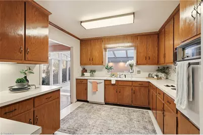 1040 Cantering Road, High Point, NC 27262 - Photo 10