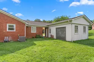 415 Crestview Dr, Thomasville, NC 27360 - Photo 20