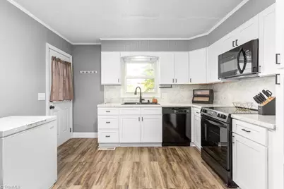 415 Crestview Drive, Thomasville, NC 27360 - Photo 6