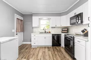 415 Crestview Dr, Thomasville, NC 27360 - Photo 6