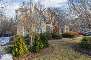 900 Jefferson Wood Ln, Greensboro, NC 27410 - Photo 6