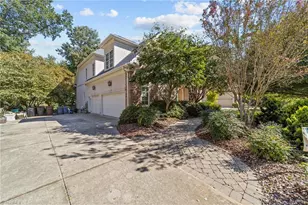 900 Jefferson Wood Ln, Greensboro, NC 27410 - Photo 4