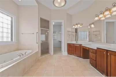 900 Jefferson Wood Lane, Greensboro, NC 27410 - Photo 24