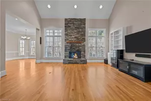 900 Jefferson Wood Ln, Greensboro, NC 27410 - Photo 18