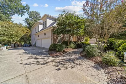 900 Jefferson Wood Lane, Greensboro, NC 27410 - Photo 8