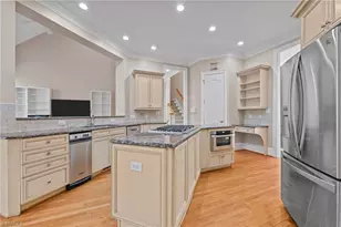 900 Jefferson Wood Ln, Greensboro, NC 27410 - Photo 14