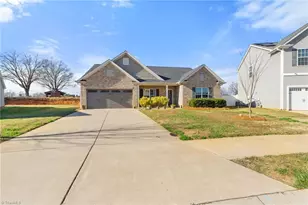 1378 Land Grv Dr, Kernersville, NC 27284 - Photo 6