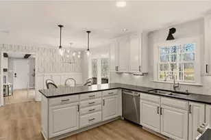 4938 Hackamore Rd, Greensboro, NC 27410 - Photo 12