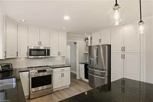 4938 Hackamore Rd, Greensboro, NC 27410 - Photo 10
