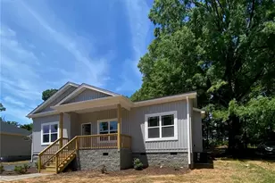 611 Kendall St, Eden, NC 27288 - Photo 2