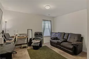 3855 Foliage Dr, Winston-Salem, NC 27101 - Photo 16