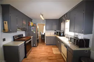 2632 Amesbury Rd, Winston-Salem, NC 27103 - Photo 8