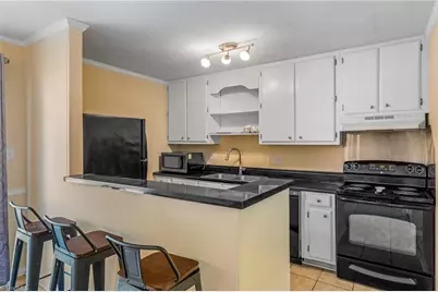 5735 Bramblegate Road, Greensboro, NC 27409 - Photo 10